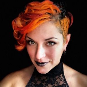 Meet your Posher, Jenneviere